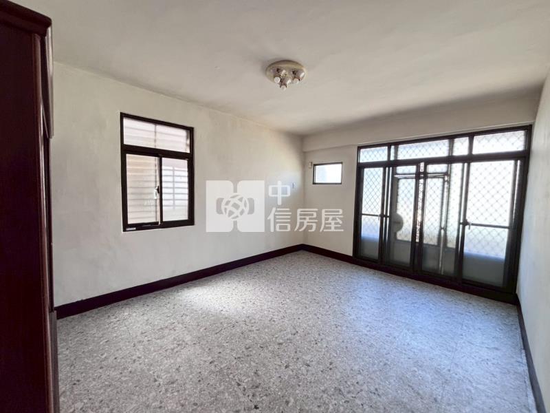 中壢新屋交流道大地坪透天房屋室內格局與周邊環境