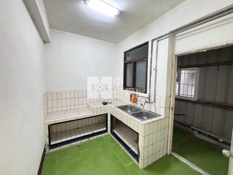 中壢新屋交流道大地坪透天房屋室內格局與周邊環境