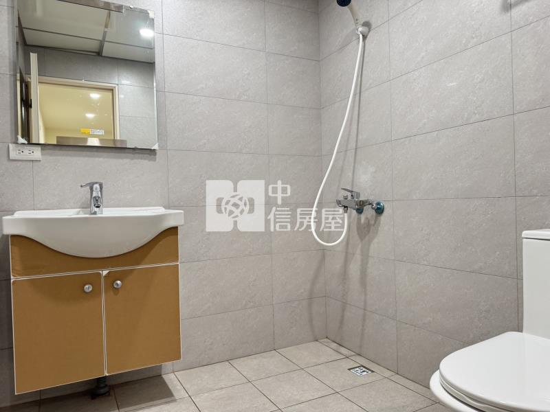 電梯透天雙店面+5套房+停車場房屋室內格局與周邊環境