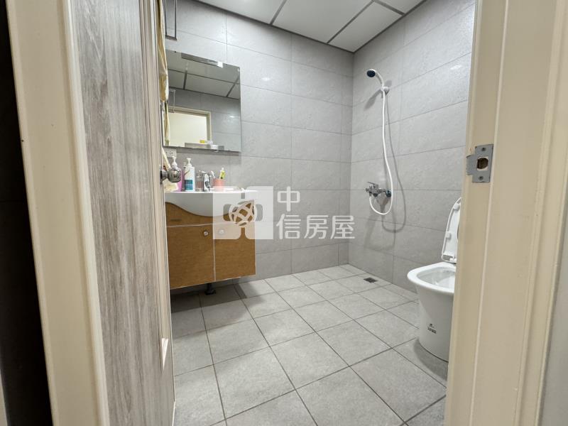 電梯透天雙店面+5套房+停車場房屋室內格局與周邊環境