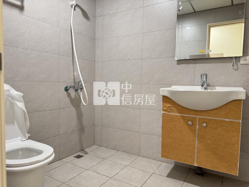 電梯透天雙店面+5套房+停車場房屋室內格局與周邊環境