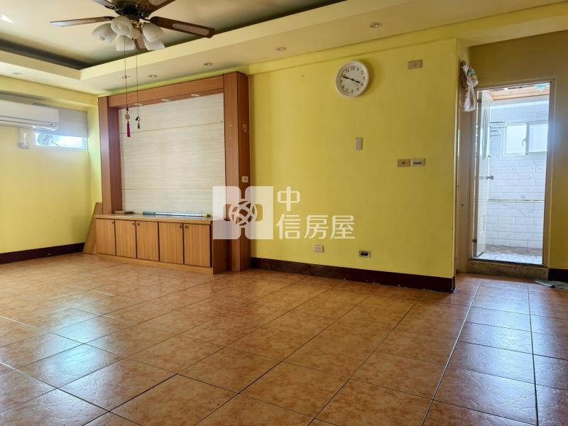 專任華夏房屋室內格局與周邊環境