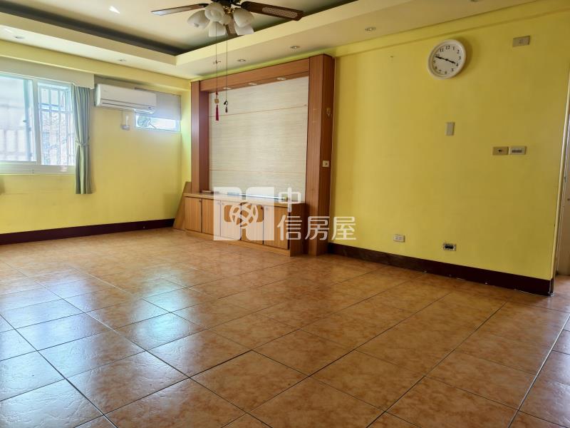 專任華夏房屋室內格局與周邊環境