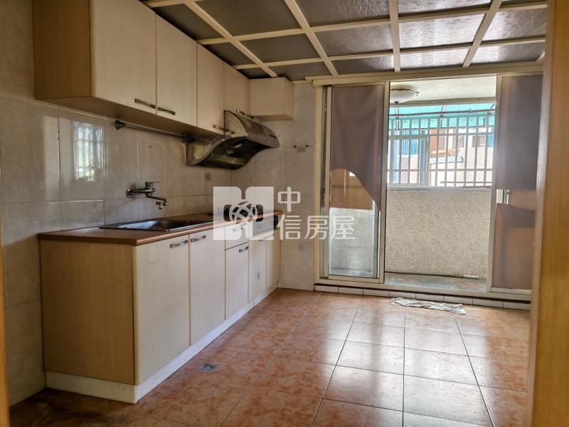 專任華夏房屋室內格局與周邊環境