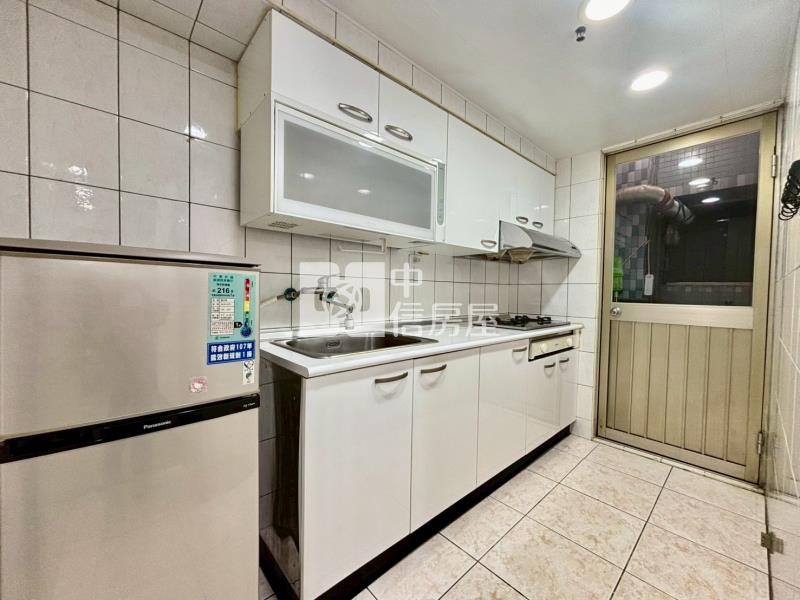 平鎮特力屋電梯2房房屋室內格局與周邊環境