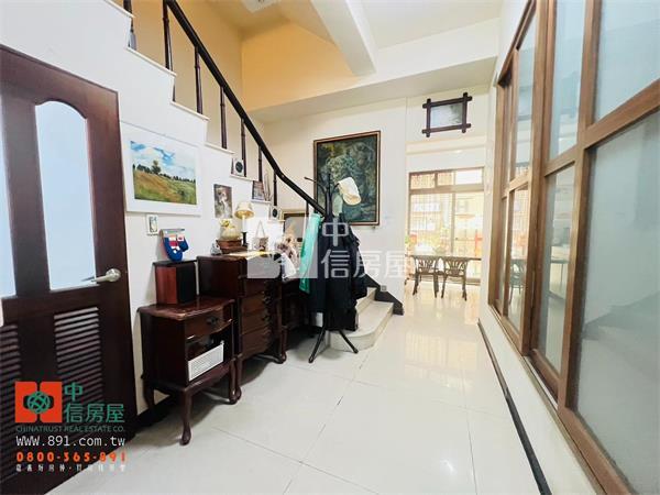 民生商圈輕屋齡車庫別墅房屋室內格局與周邊環境