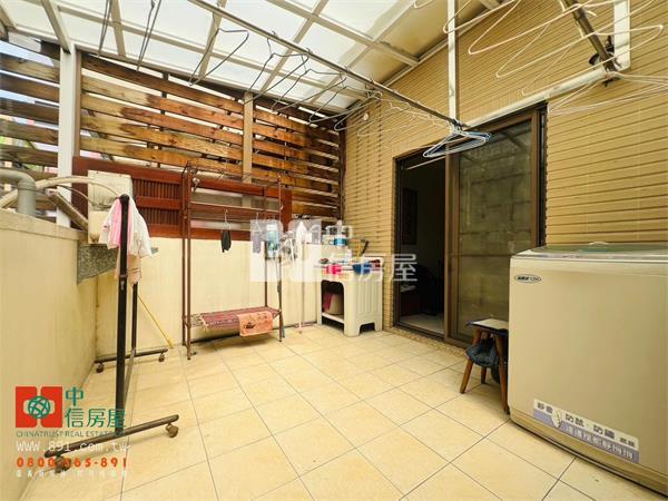 民生商圈輕屋齡車庫別墅房屋室內格局與周邊環境