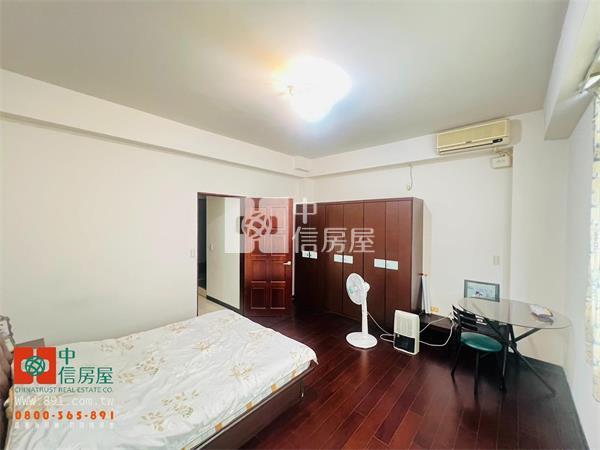 民生商圈輕屋齡車庫別墅房屋室內格局與周邊環境