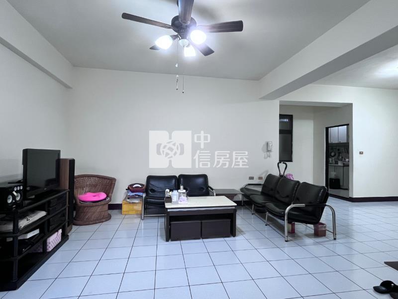 火車站溪州公園3改2大房+車房屋室內格局與周邊環境