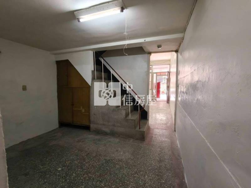 武廟商圈,捷運,輕軌,綠園活巷透天房屋室內格局與周邊環境