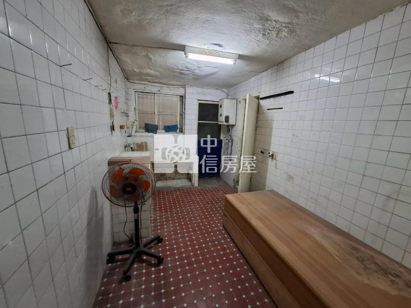 武廟商圈,捷運,輕軌,綠園活巷透天房屋室內格局與周邊環境