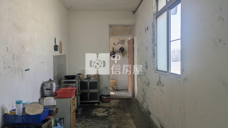 仁德車站五房三樓寓房屋室內格局與周邊環境