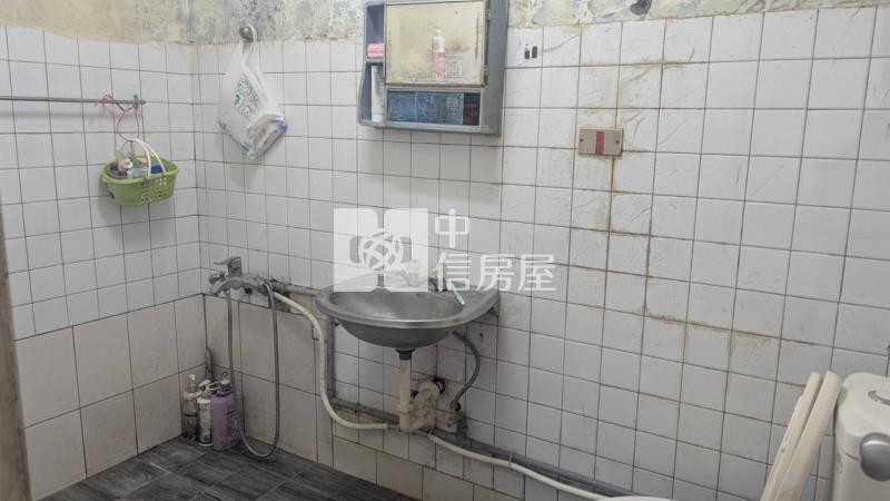 仁德車站五房三樓寓房屋室內格局與周邊環境