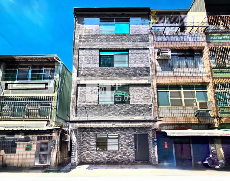 三多商圈時尚車位透天房屋室內格局與周邊環境