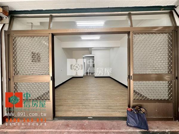 自強街全新整理店住房屋室內格局與周邊環境