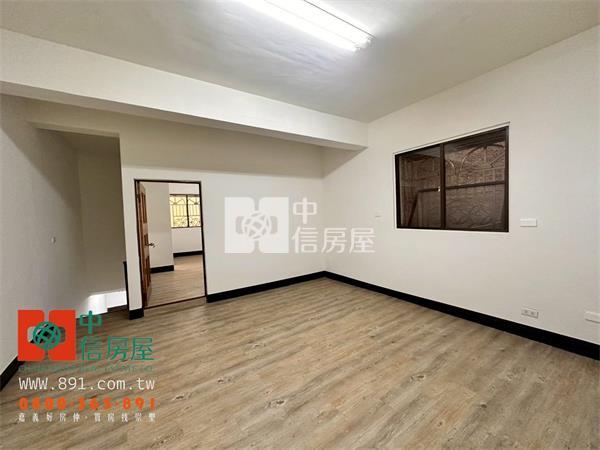 自強街全新整理店住房屋室內格局與周邊環境