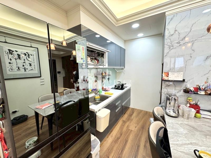 【奔馳】卓悅卓岳三房雙車位房屋室內格局與周邊環境