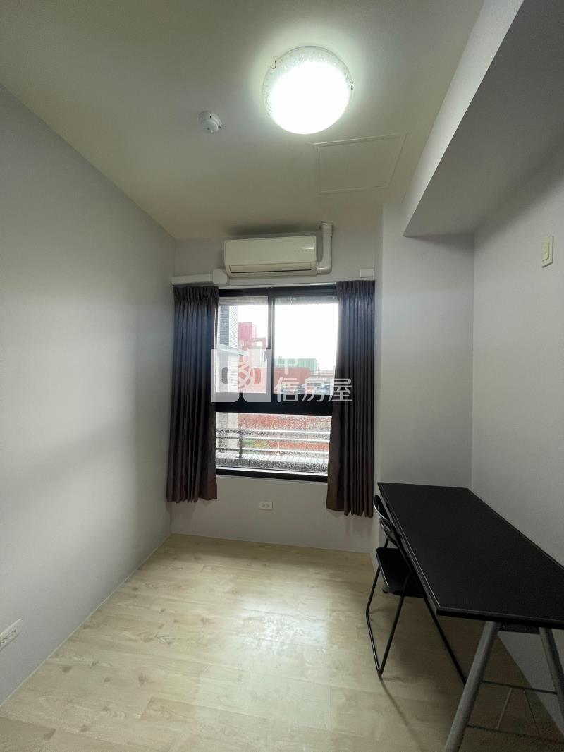 雲世紀C區朝南2房機上車位房屋室內格局與周邊環境