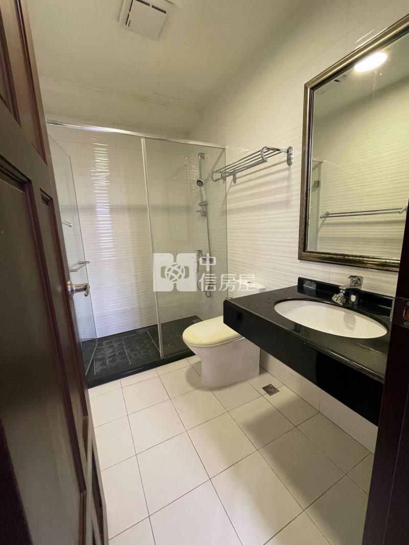 雲世紀C區朝南2房機上車位房屋室內格局與周邊環境