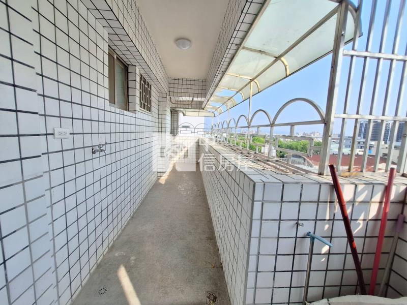 南屯黎明路電梯美3房2衛房屋室內格局與周邊環境