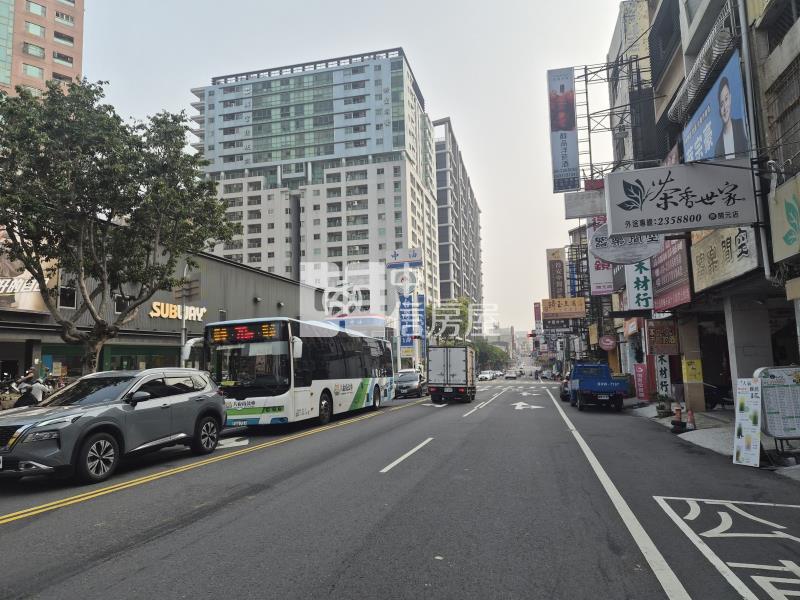 北區開元路正路面黃金店住房屋室內格局與周邊環境