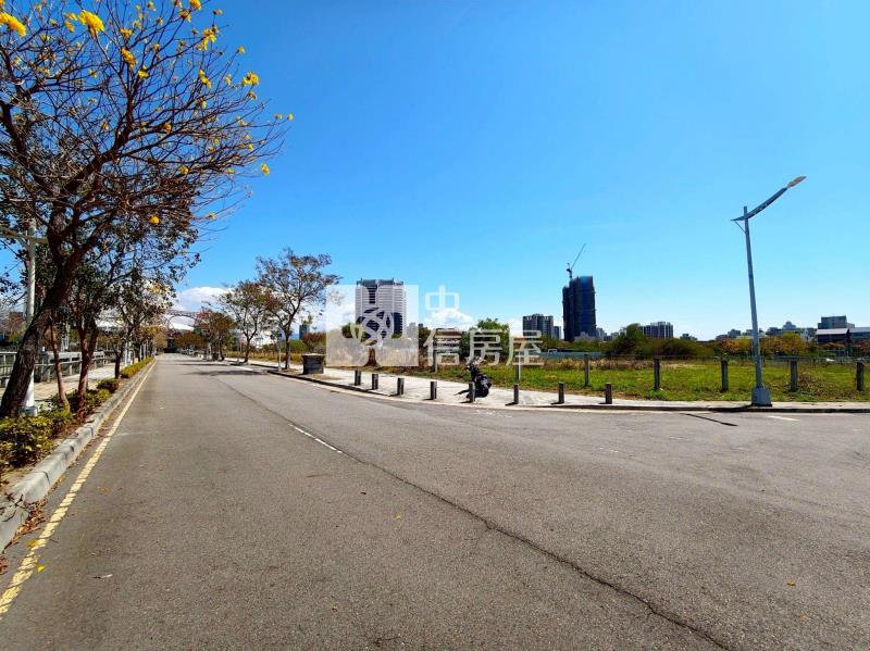 漢神臨路面寬6米全新電梯別墅房屋室內格局與周邊環境