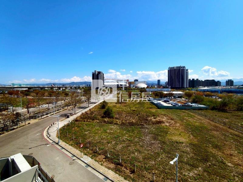 漢神臨路面寬6米全新電梯別墅房屋室內格局與周邊環境