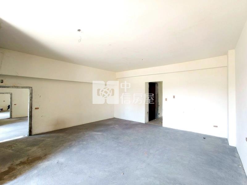 漢神臨路面寬6米全新電梯別墅房屋室內格局與周邊環境