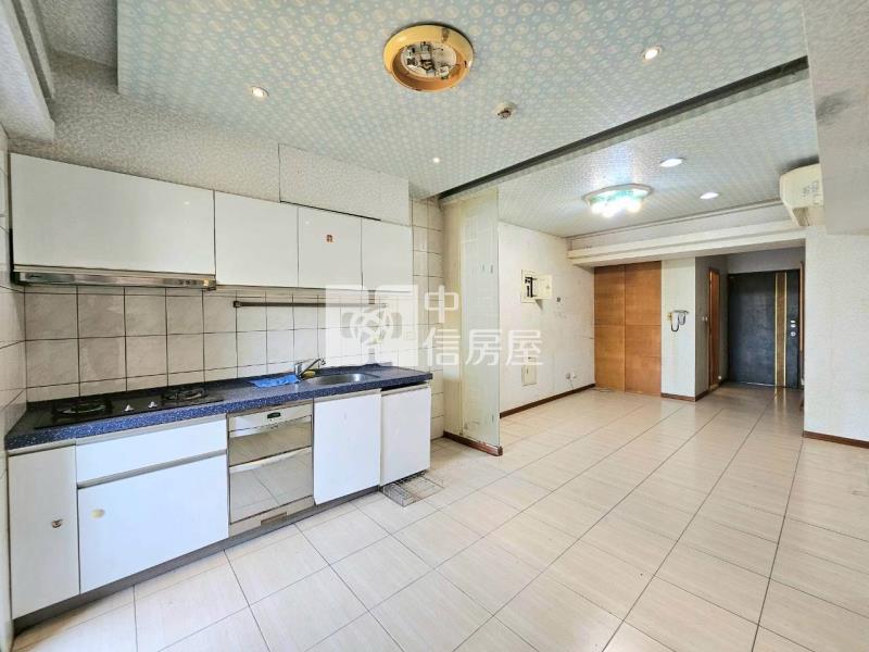 桂花鄉面公園三房有車位房屋室內格局與周邊環境