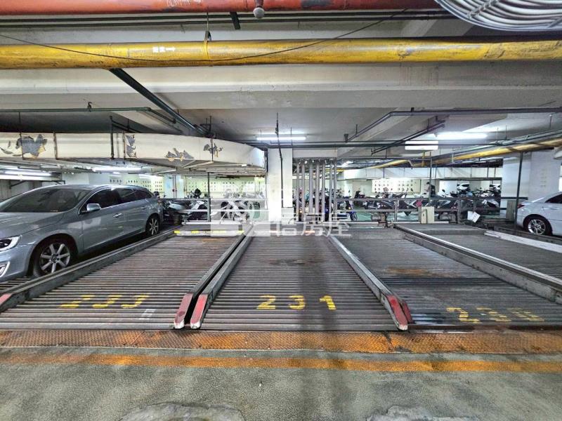 桂花鄉面公園三房有車位房屋室內格局與周邊環境