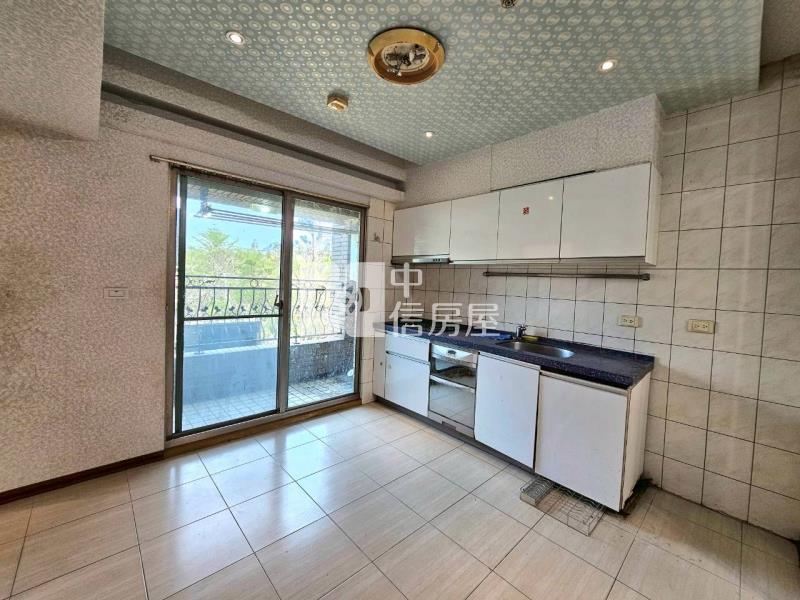 桂花鄉面公園三房有車位房屋室內格局與周邊環境