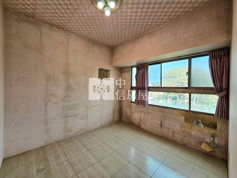 桂花鄉面公園三房有車位房屋室內格局與周邊環境