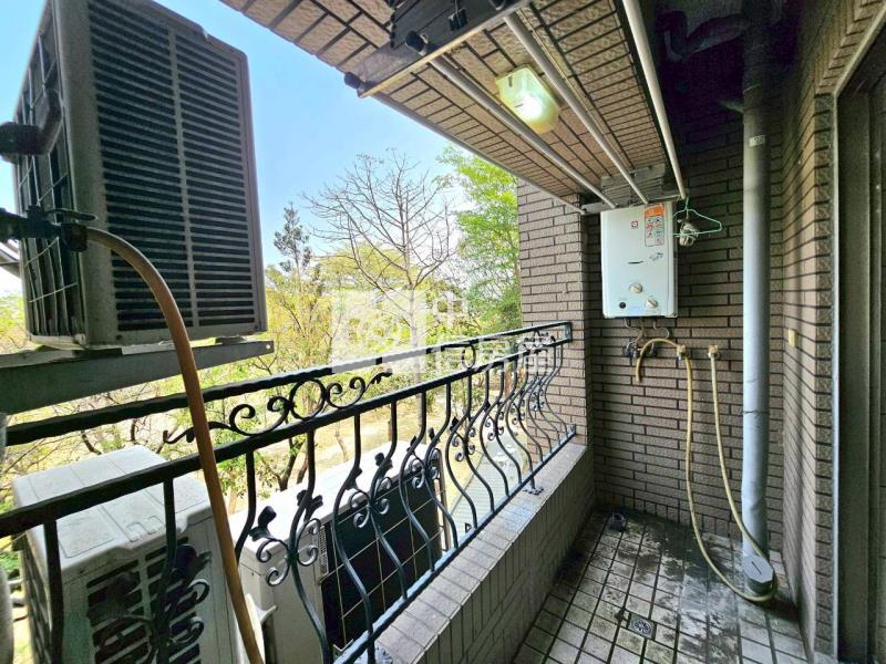桂花鄉面公園三房有車位房屋室內格局與周邊環境