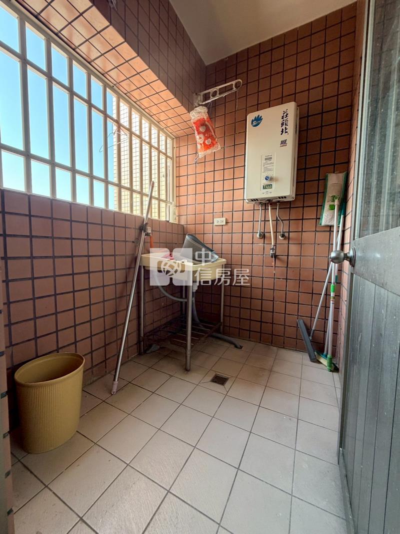 (城市經典)興大~中山醫~國圖館景觀2+1房附車位房屋室內格局與周邊環境