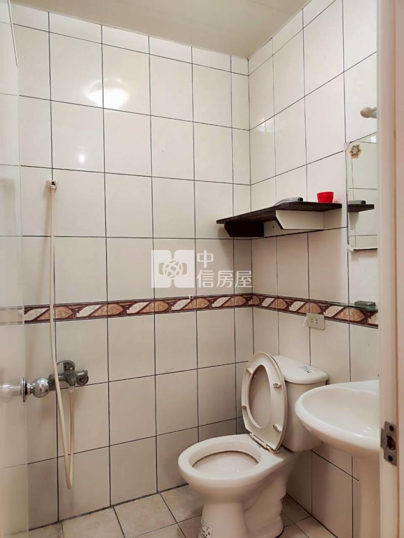 新明國中一樓大三房車房屋室內格局與周邊環境