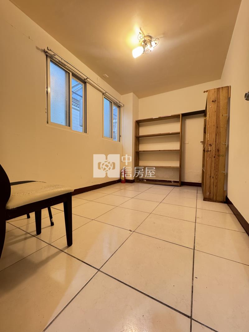 新明國中一樓大三房車房屋室內格局與周邊環境