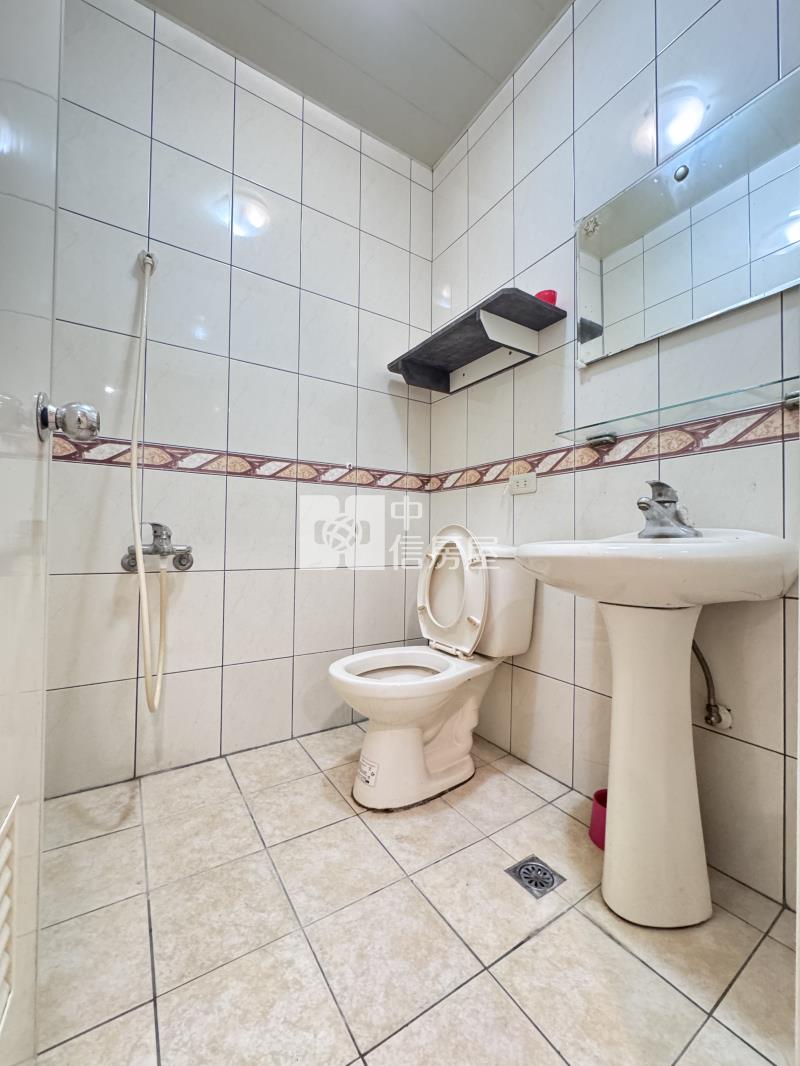 新明國中一樓大三房車房屋室內格局與周邊環境