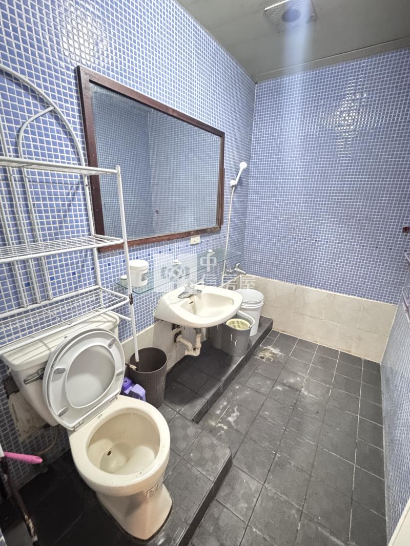 新明國中一樓大三房車房屋室內格局與周邊環境