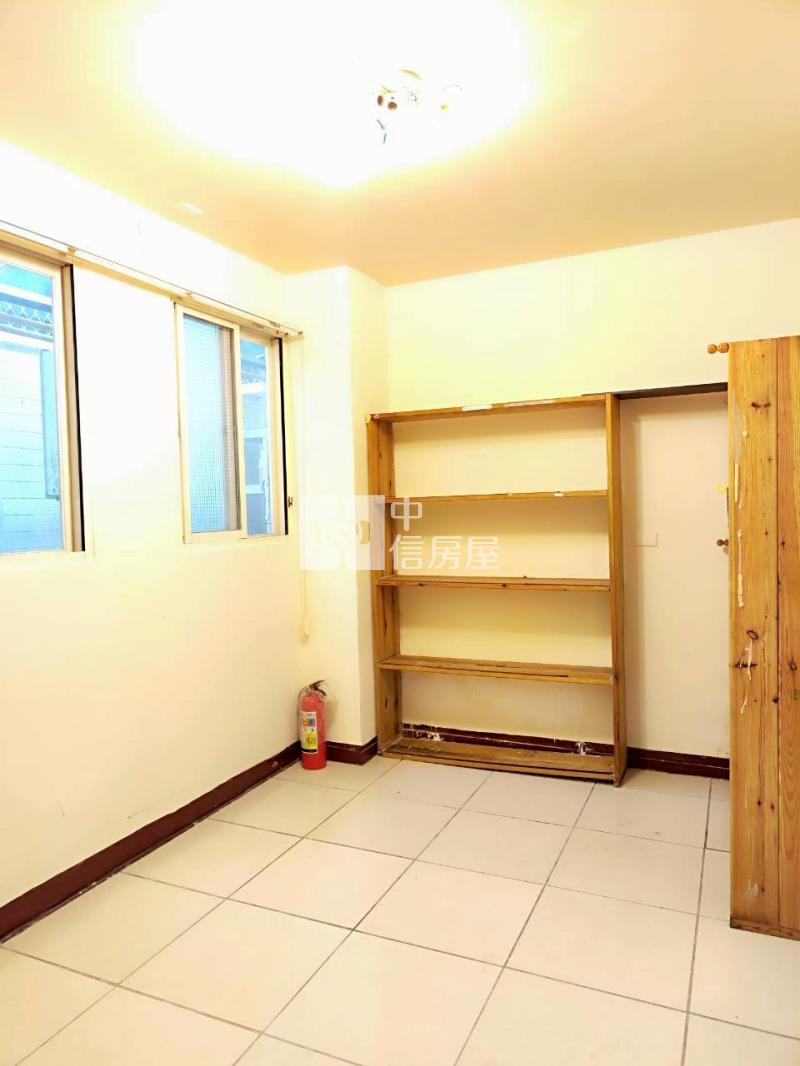 新明國中一樓大三房車房屋室內格局與周邊環境