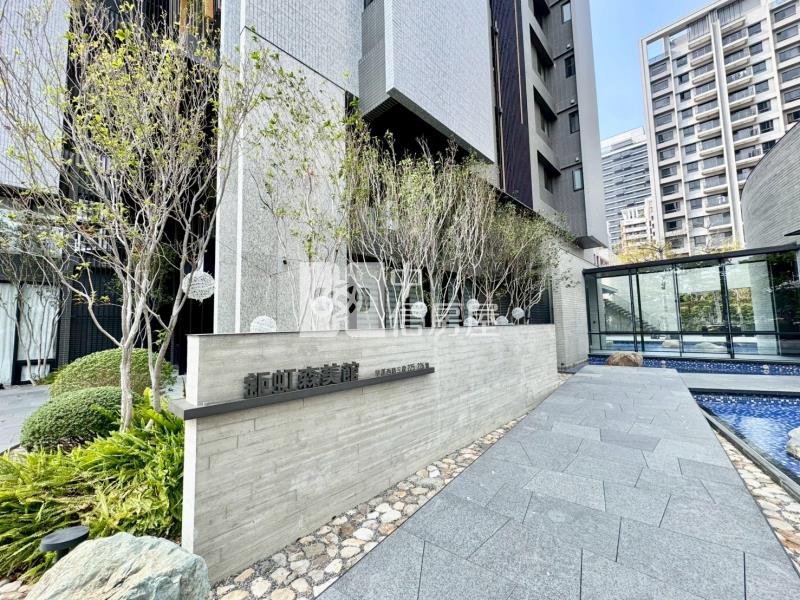 鉅虹森美館宜居陽台無限視野三房平車房屋室內格局與周邊環境