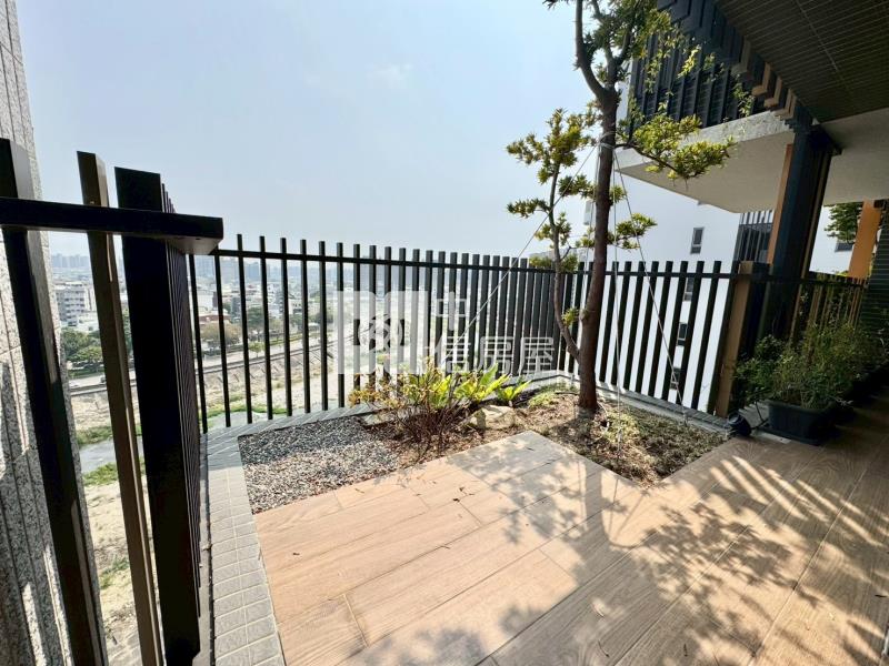 鉅虹森美館宜居陽台無限視野三房平車房屋室內格局與周邊環境