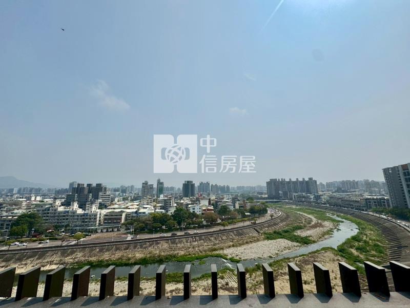 鉅虹森美館宜居陽台無限視野三房平車房屋室內格局與周邊環境