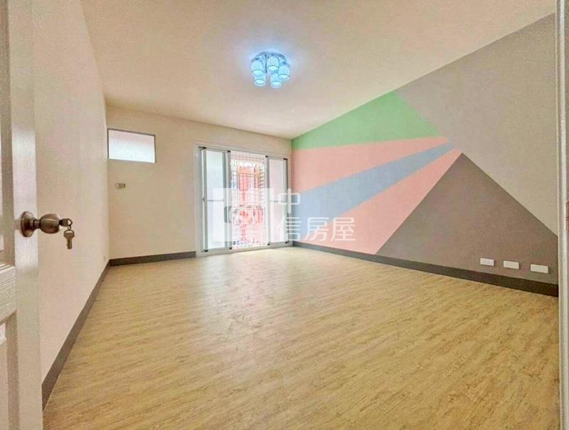 內埔年街全新整車墅房屋室內格局與周邊環境