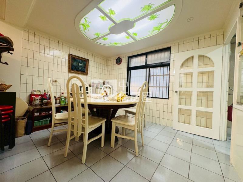 內壢高中旁前院停車美別墅(中信卓越團隊)房屋室內格局與周邊環境