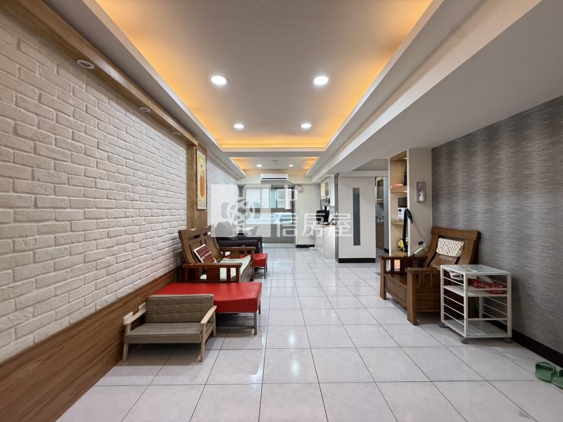 鄉城大鎮幸福四房車位宅房屋室內格局與周邊環境