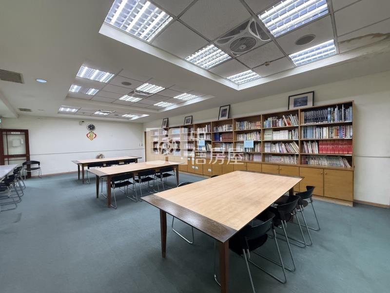 鄉城大鎮幸福四房車位宅房屋室內格局與周邊環境