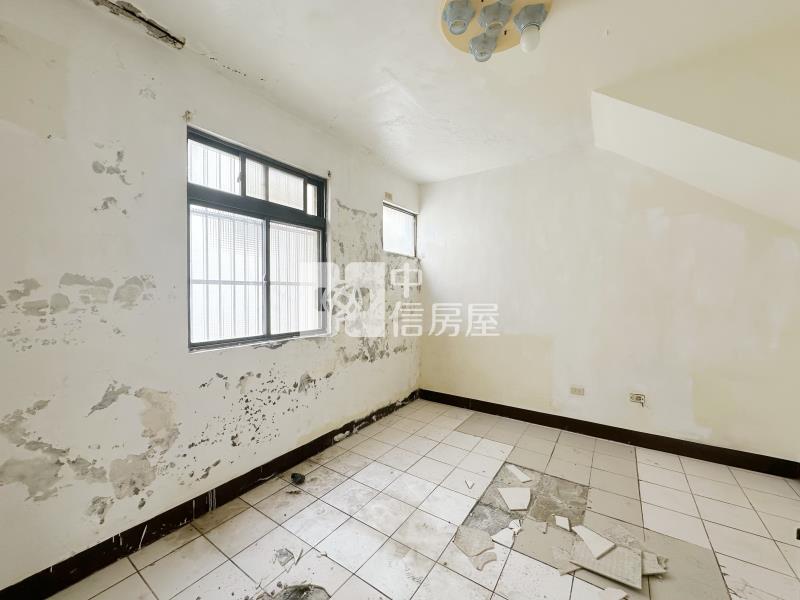 觀音草漯重劃區透天店面房屋室內格局與周邊環境