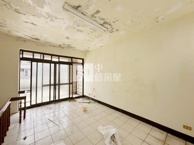 觀音草漯重劃區透天店面房屋室內格局與周邊環境