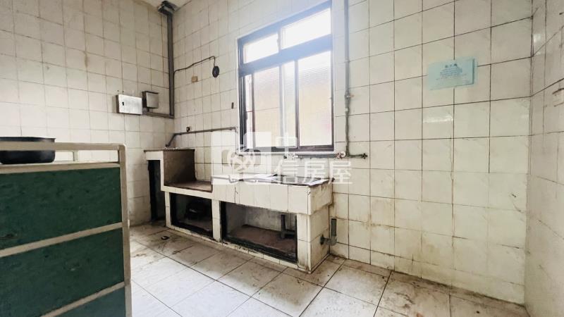 內埔工業區車庫透天房屋室內格局與周邊環境