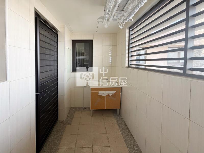 14期上階綠三房雙主臥平車房屋室內格局與周邊環境